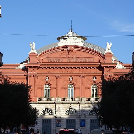 Al Teatro Rooms Барі Екстер'єр фото