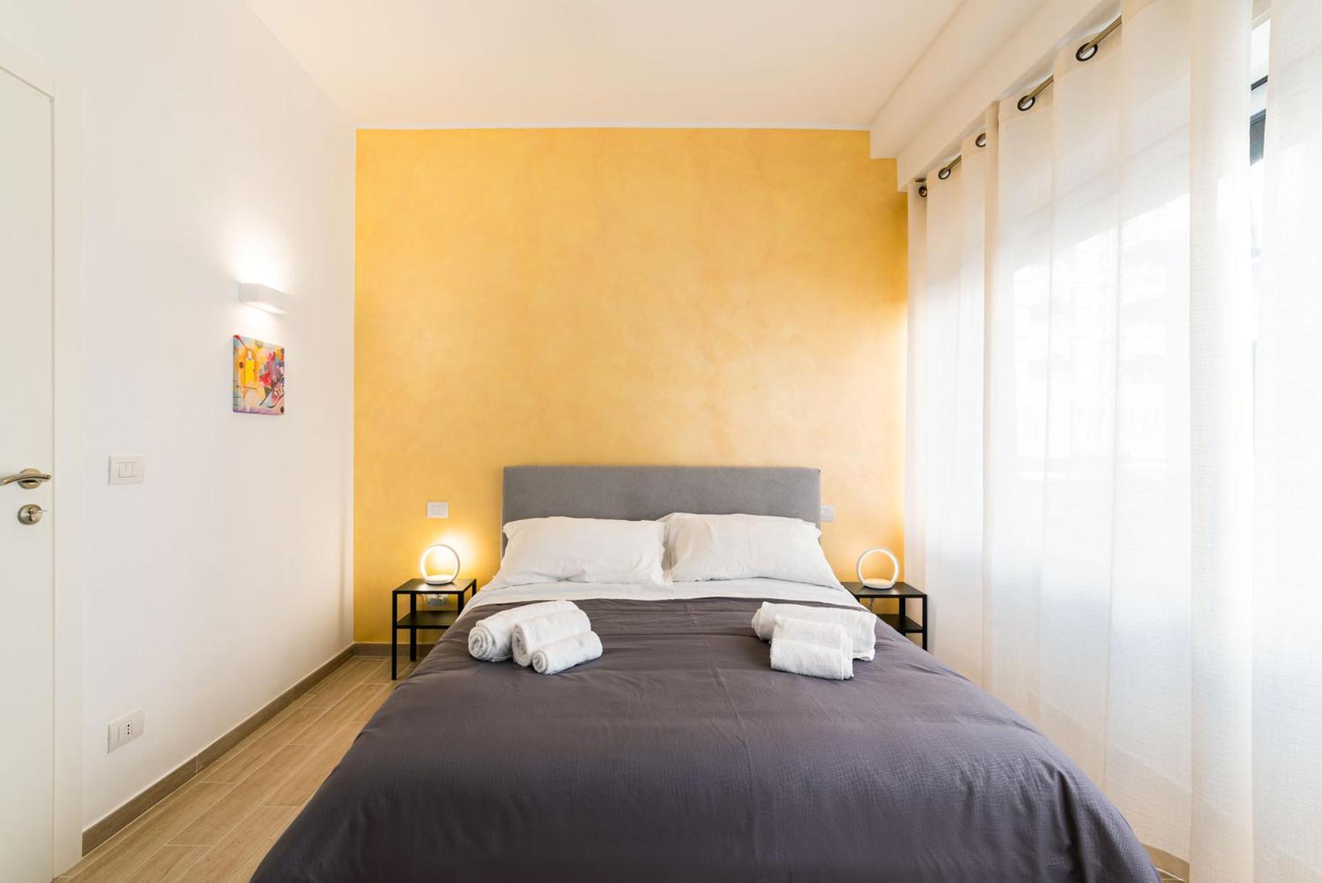 Al Teatro Rooms Барі Екстер'єр фото