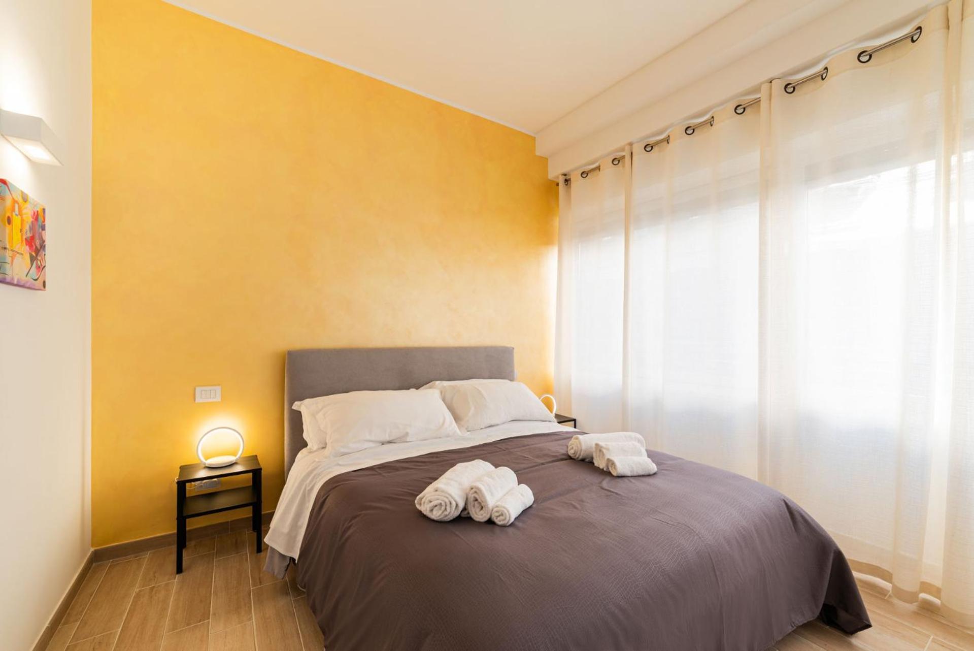 Al Teatro Rooms Барі Екстер'єр фото