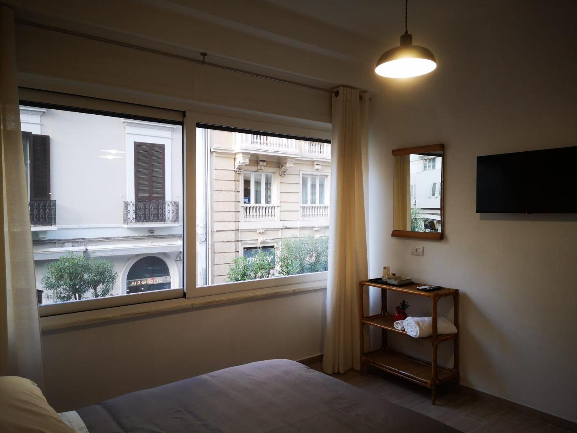 Al Teatro Rooms Барі Екстер'єр фото