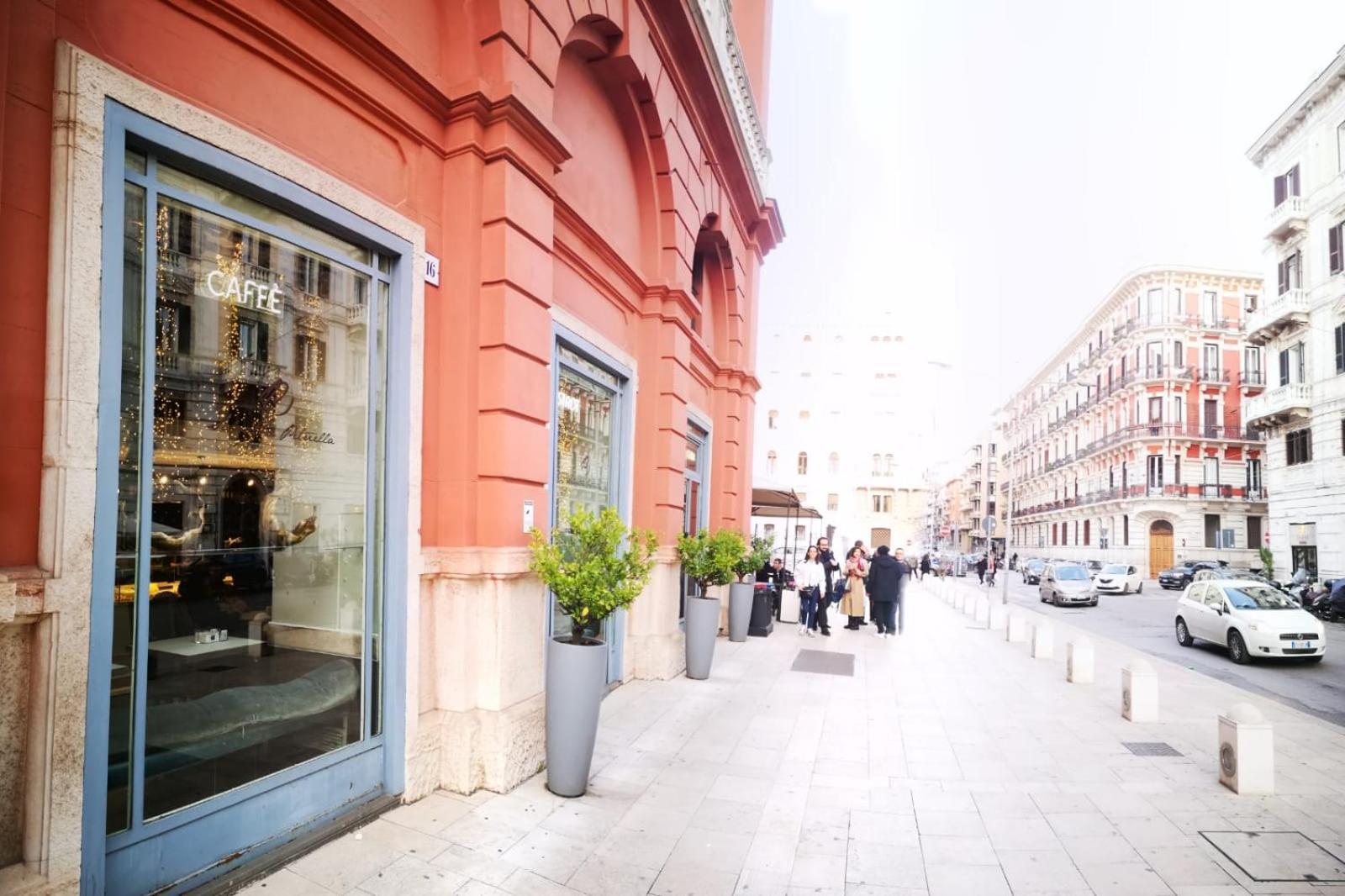 Al Teatro Rooms Барі Екстер'єр фото