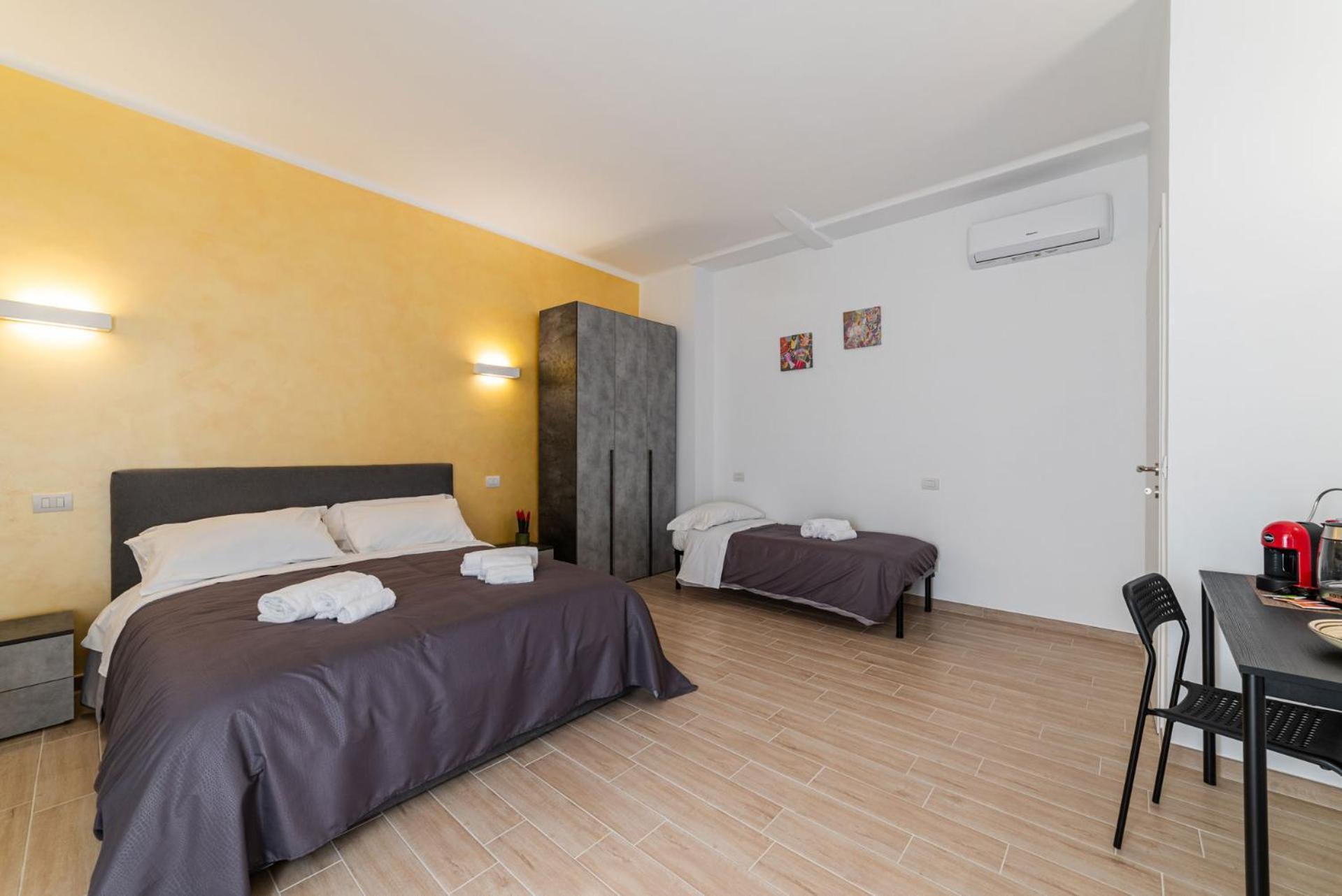 Al Teatro Rooms Барі Екстер'єр фото