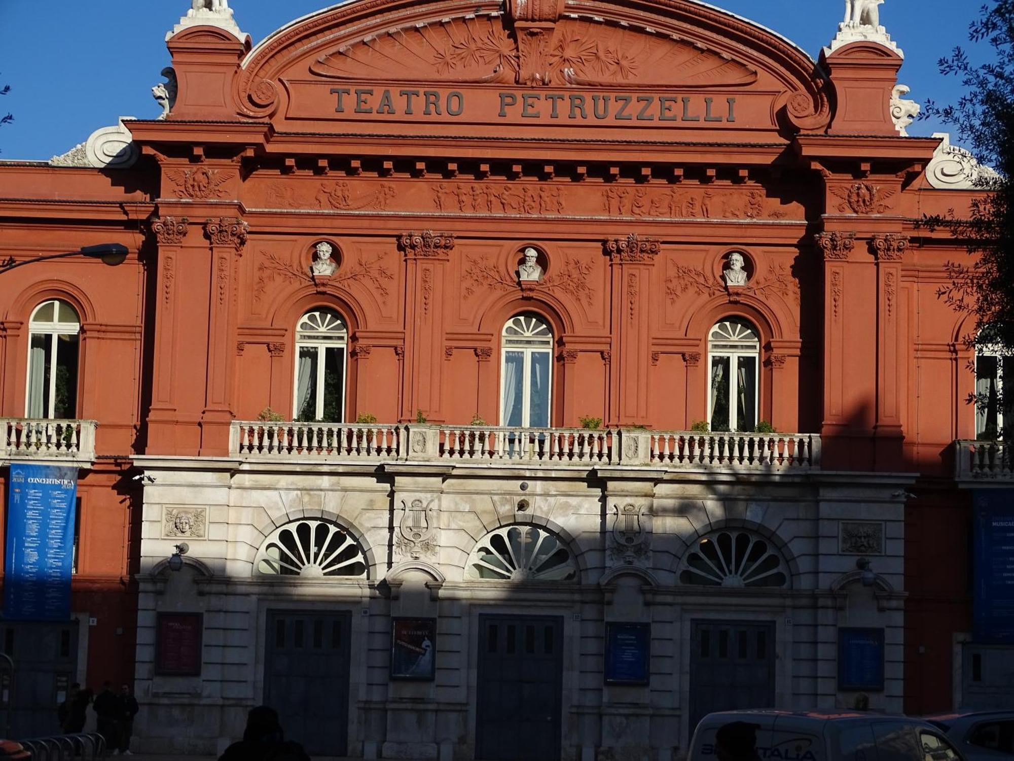 Al Teatro Rooms Барі Екстер'єр фото