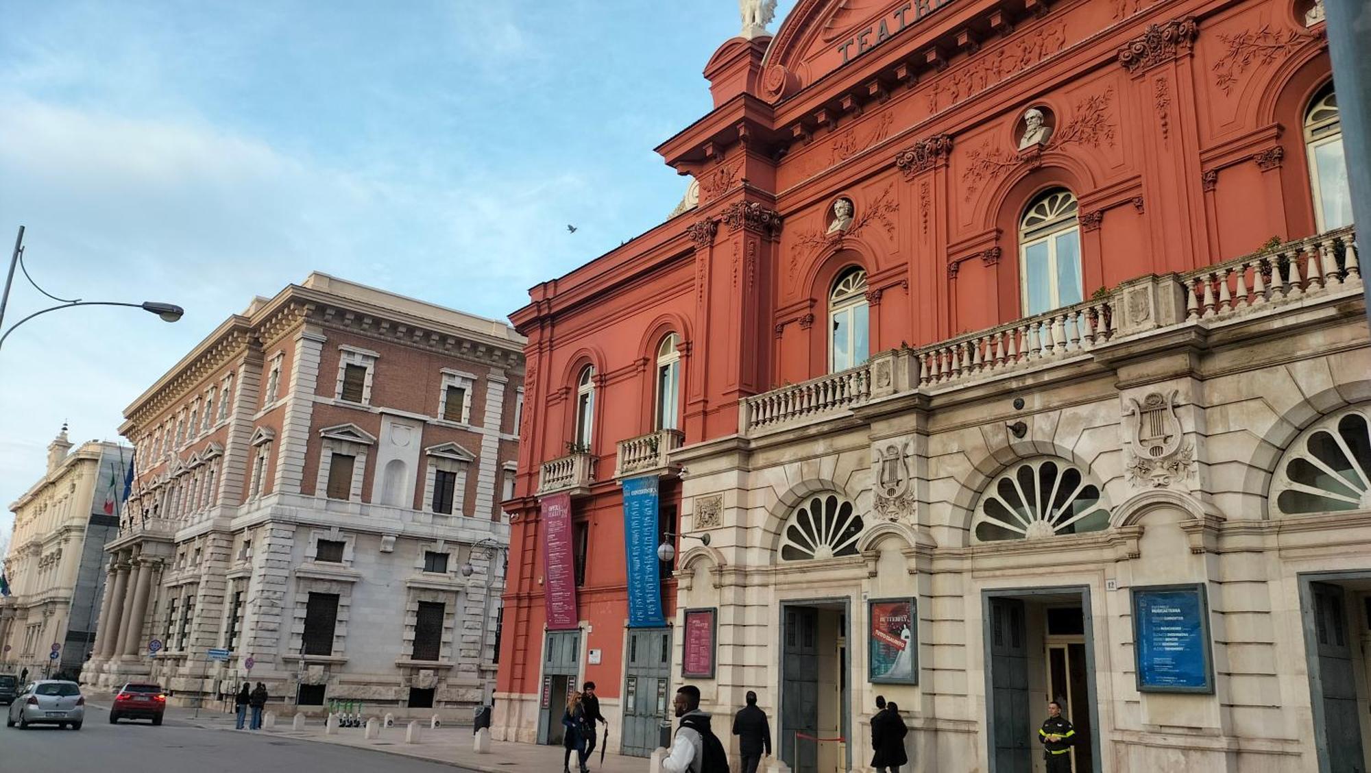 Al Teatro Rooms Барі Екстер'єр фото