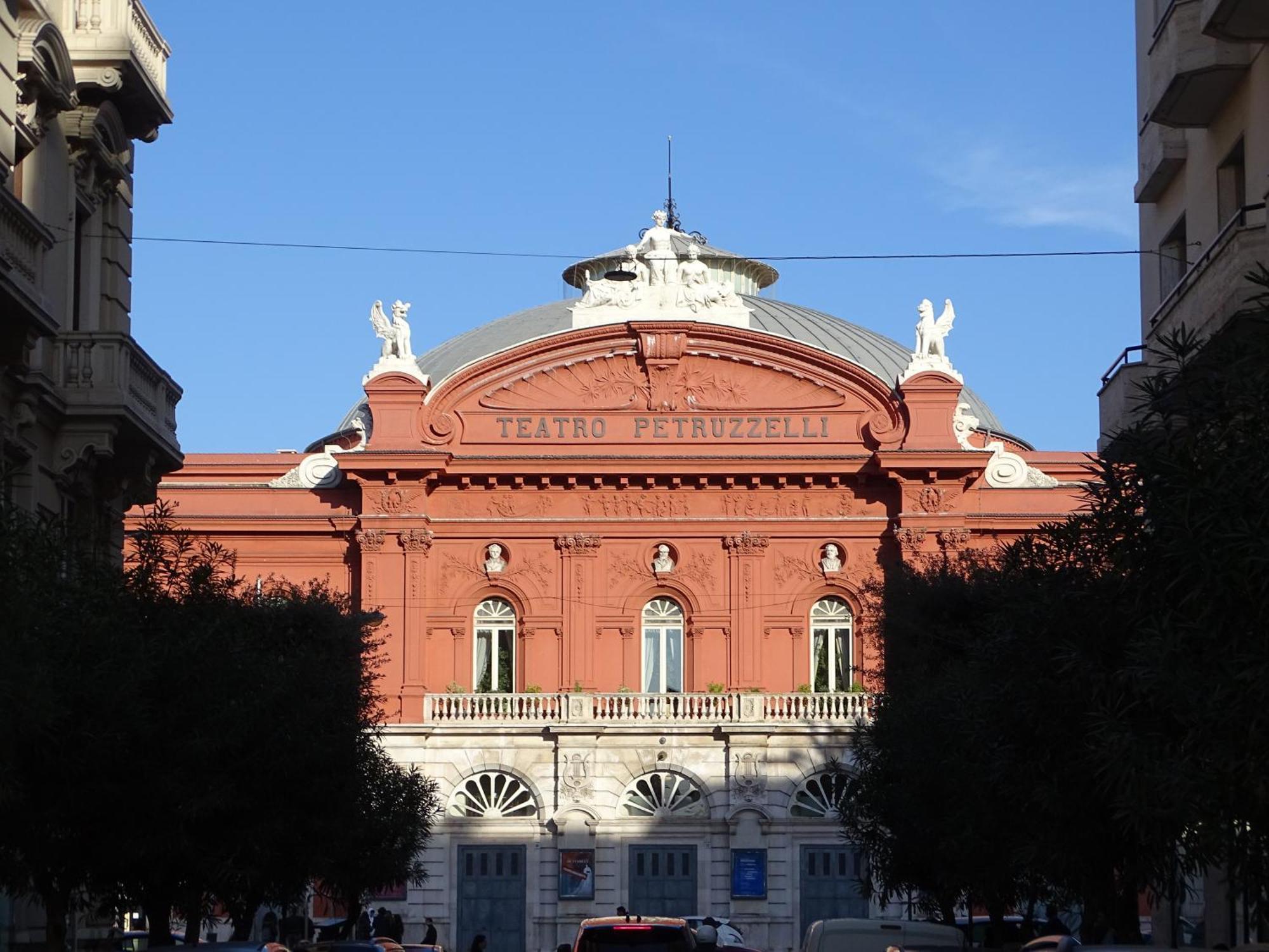 Al Teatro Rooms Барі Екстер'єр фото