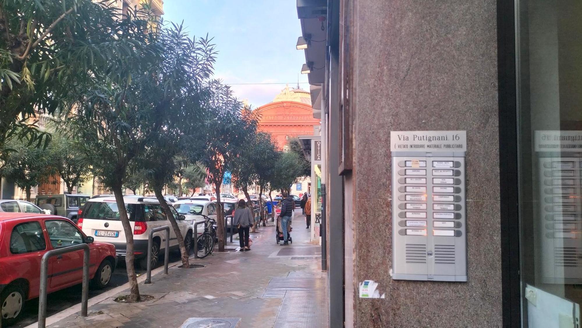 Al Teatro Rooms Барі Екстер'єр фото
